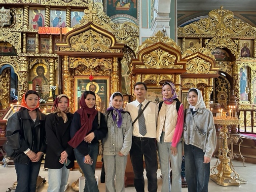 An excursion to St. Nicholas Cathedral